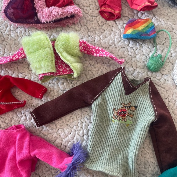 Bratz Clothing Lot - Picture 4 of 7